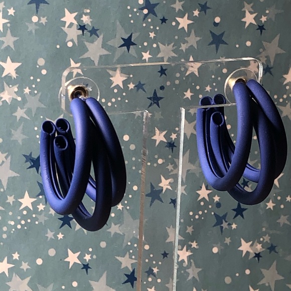 Royal blue hoops. - Picture 5 of 5